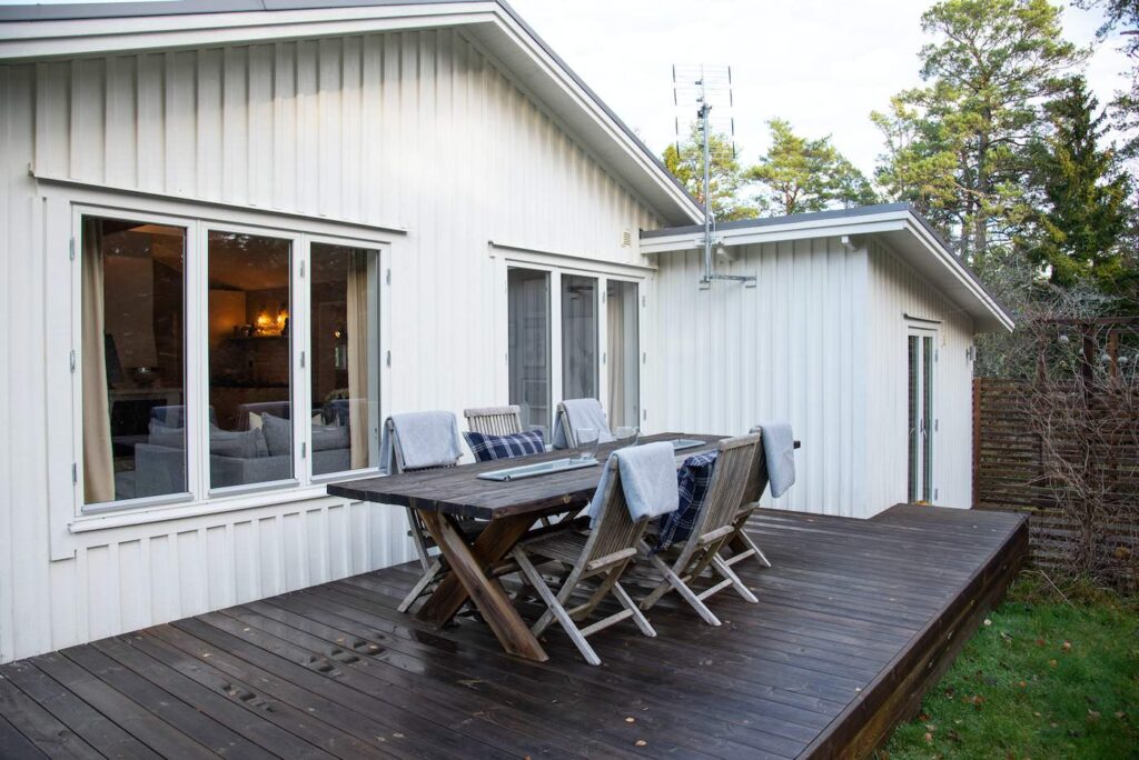 Renovering av fasad & fönster till villaägare. Gottkär Draget