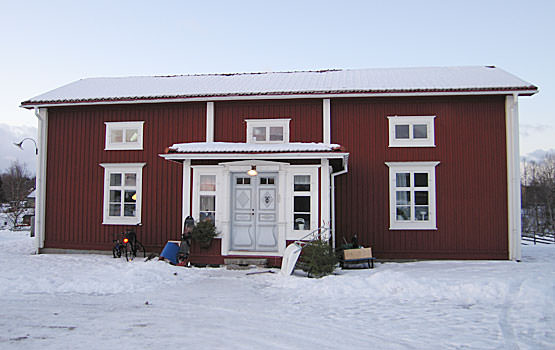 Renoverad träfasad till 2 planshus. Toltorpsdalen Guldheden Göteborg