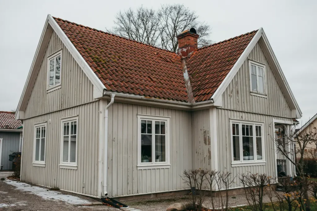 tecken p att yttertaket beh ver renoveras en praktisk checklista f r villa gare